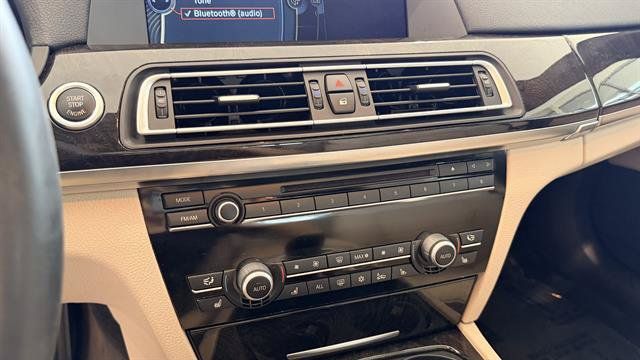 Used 2012 BMW 750i RWD image 61