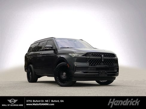 Used 2025 Lincoln Navigator Reserve w/ Jet Appearance Package image 1