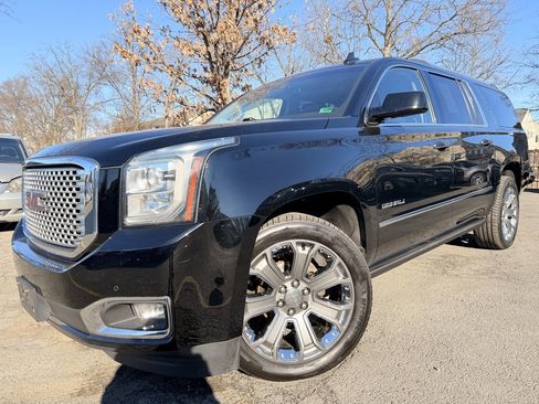 Used 2015 GMC Yukon XL Denali w/ Premium Package image 2