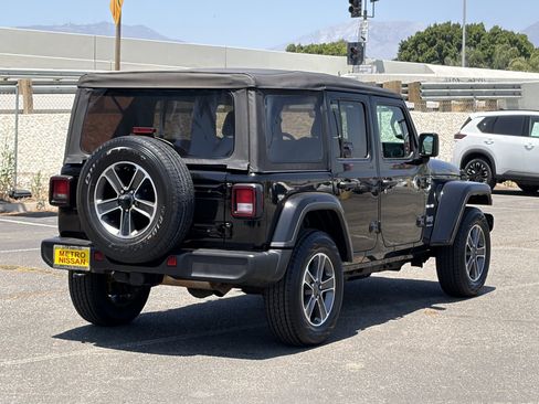 Used 2023 Jeep Wrangler Unlimited Sahara w/ Cold Weather Group AWD/4WD image 2