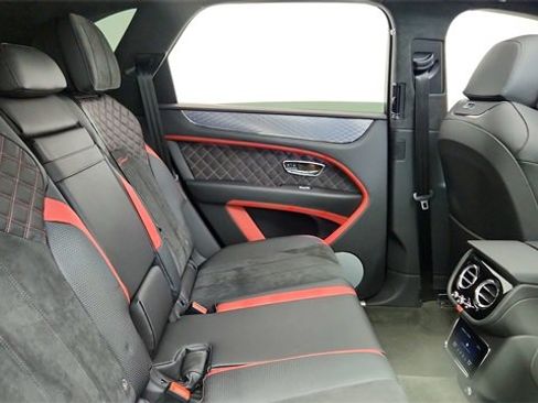 Used 2022 Bentley Bentayga Speed image 23
