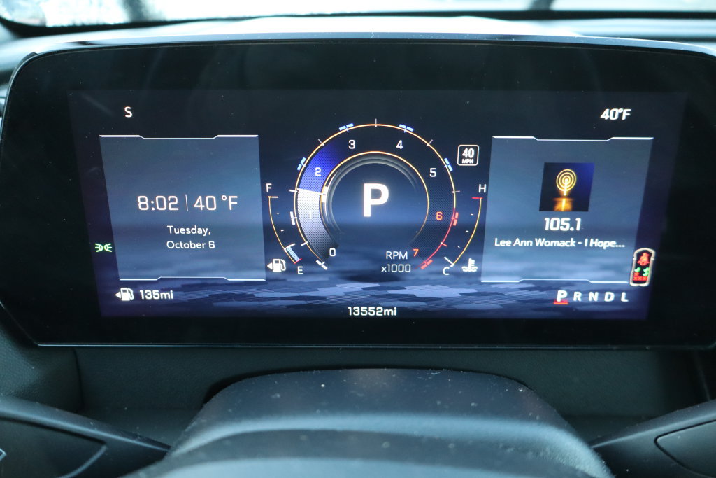 Used 2025 Chevrolet Traverse LT w/ Sun and Wheel Package FWD image 3
