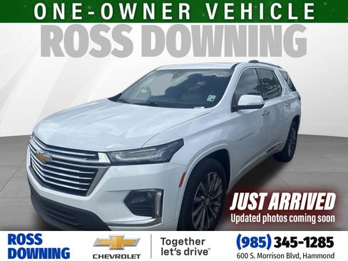 Used 2023 Chevrolet Traverse Premier FWD image 1