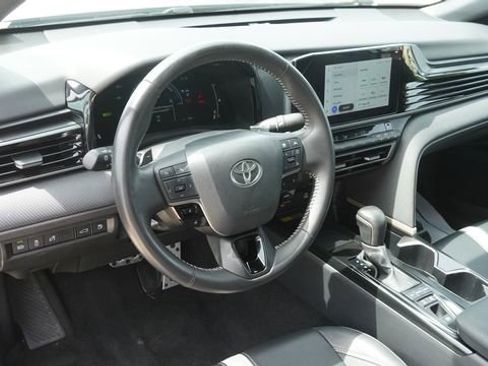 Used 2025 Toyota Camry SE image 17