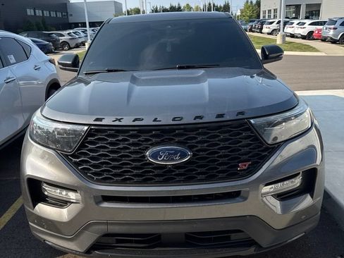 Used 2022 Ford Explorer ST w/ Equipment Group 401A AWD/4WD image 2