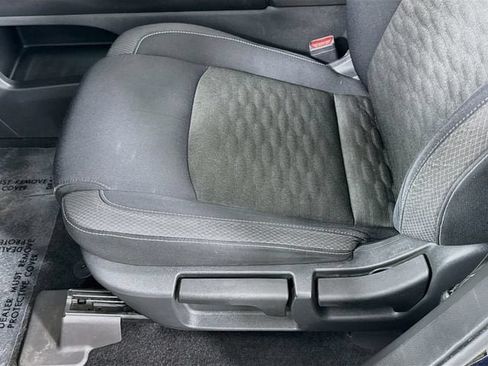 Used 2022 Nissan Pathfinder S FWD image 18