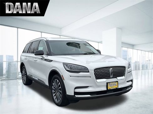 Certified 2023 Lincoln Aviator AWD w/ Premium Package image 1