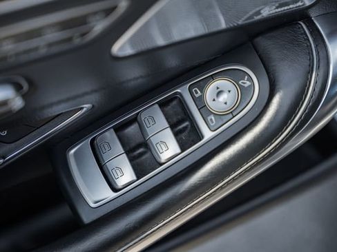 Used 2017 Mercedes-Benz S 550 Cabriolet image 37