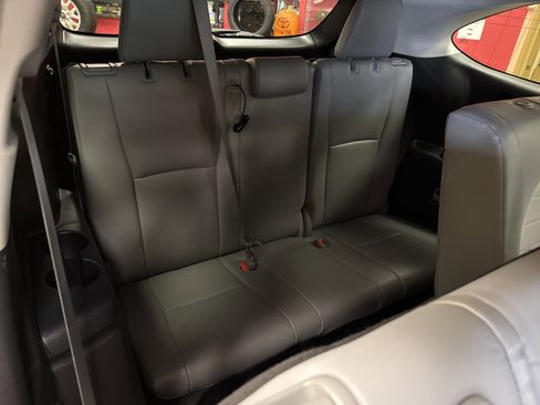 Used 2021 Toyota Highlander XLE image 22