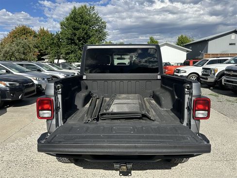 Used 2021 Jeep Gladiator Sport AWD/4WD image 22