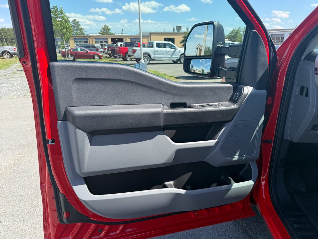 New 2025 Ford F250 XL w/ 360-Degree Camera Package RWD image 13