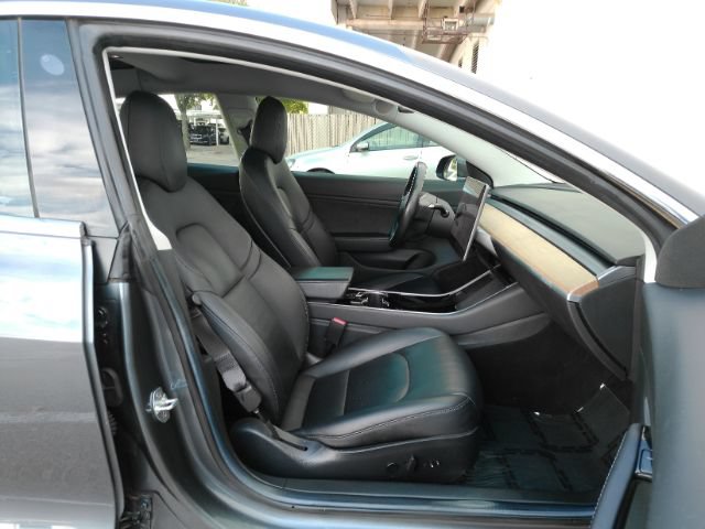 Used 2018 Tesla Model 3 Long Range RWD image 21