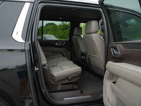 Used 2022 GMC Yukon XL SLT w/ SLT Premium Package AWD/4WD image 23