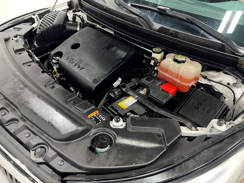 Used 2018 Buick Enclave Essence AWD/4WD image 31