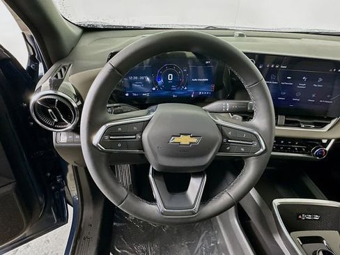 New 2026 Chevrolet Equinox LT w/ Convenience Package II image 11