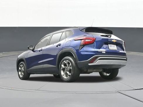 Used 2024 Chevrolet Trax LT w/ Driver Confidence Package image 45