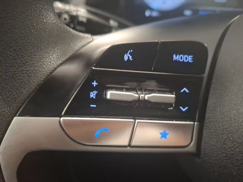 Used 2024 Hyundai Elantra SEL FWD image 19