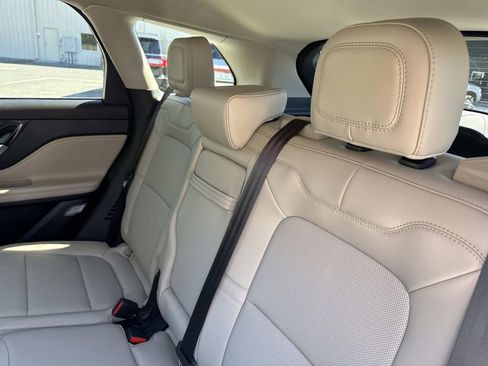 New 2026 Lincoln Corsair Premiere image 14