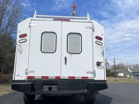 Used 2010 Ford E-350 and Econoline 350 Super Duty RWD image 5