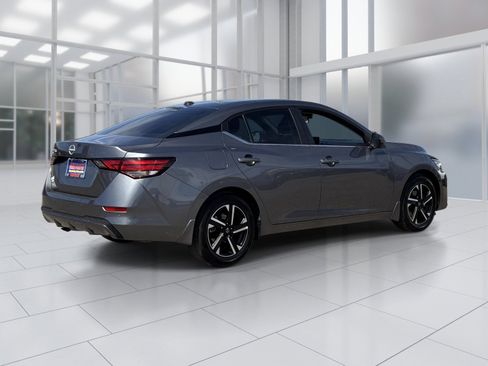 Certified 2025 Nissan Sentra SV FWD image 6