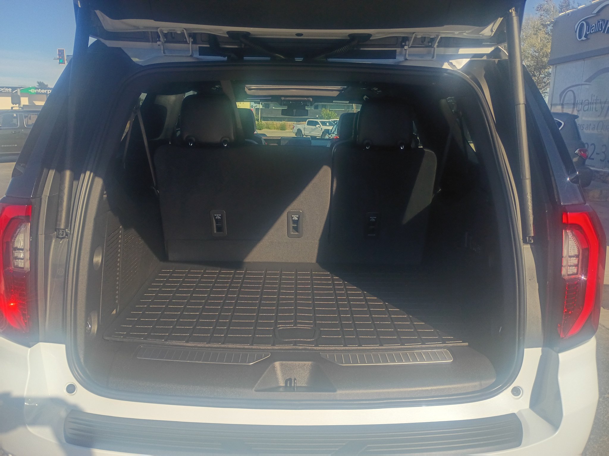 Used 2026 GMC Yukon XL Denali w/ Sun & Power Step Package AWD/4WD image 15