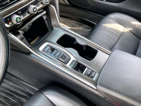Used 2022 Honda Accord Touring image 16