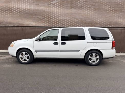 Used 2008 Chevrolet Uplander LS w/ Climate Package FWD image 11