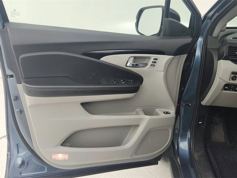 Used 2020 Honda Pilot Touring image 27