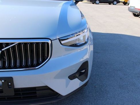 Used 2025 Volvo XC40 B5 Plus image 44
