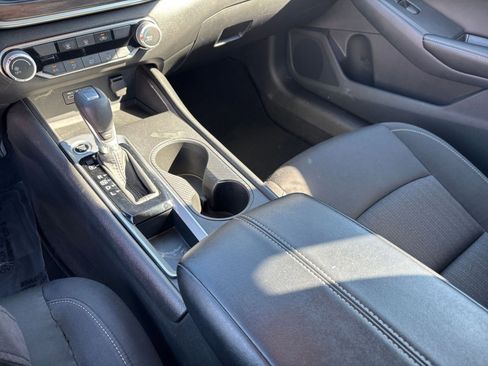 Used 2025 Nissan Altima 2.5 SV FWD image 42