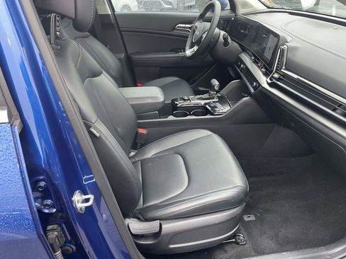 Used 2025 Kia Sportage EX w/ Premium Package image 47
