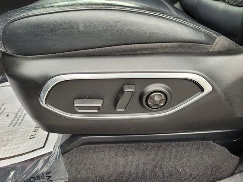 Used 2024 Jeep Wagoneer Series II w/ Flexible Seating Group RWD image 12