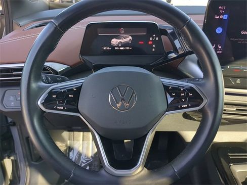 Certified 2021 Volkswagen ID.4 Pro S image 31