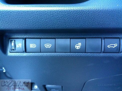 New 2025 Toyota RAV4 SE image 14