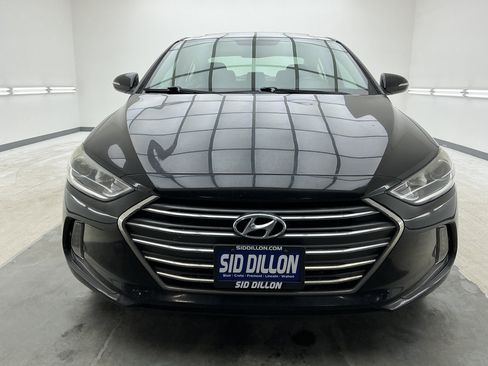 Used 2017 Hyundai Elantra Limited w/ Limited Tech Package 08 image 2