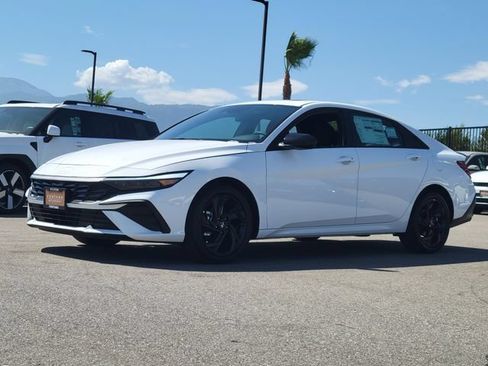 New 2026 Hyundai Elantra SEL Sport FWD image 2