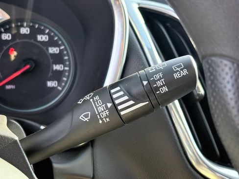 Used 2023 Chevrolet Equinox LT AWD/4WD image 16