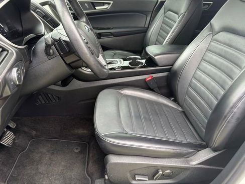 Used 2018 Ford Edge SEL w/ Equipment Group 201A FWD image 9