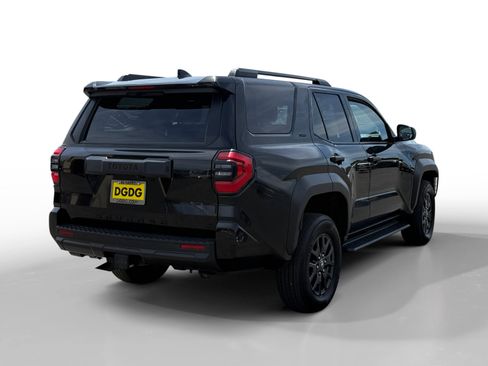 Used 2025 Toyota 4Runner SR5 AWD/4WD image 5