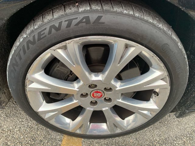 Used 2019 Jaguar XJ Supercharged RWD image 12