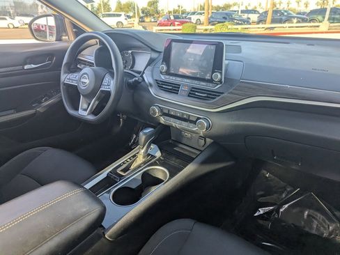 Certified 2024 Nissan Altima 2.5 SV image 13