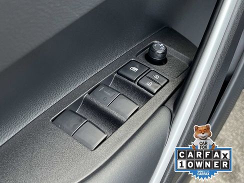 Used 2025 Toyota Corolla Cross XLE w/ Convenience Package image 27