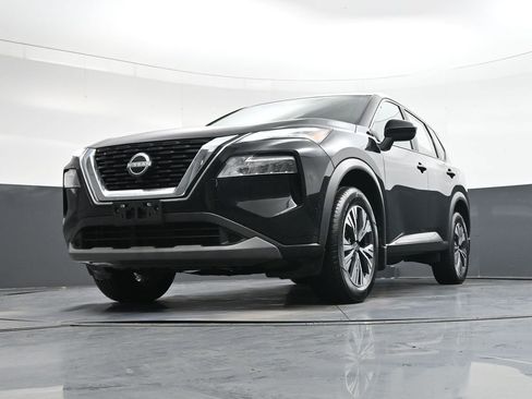Used 2023 Nissan Rogue SV image 42