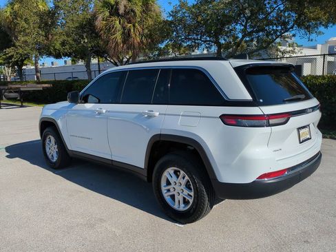 New 2025 Jeep Grand Cherokee Laredo AWD/4WD image 7