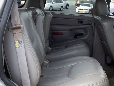 Used 2004 GMC Yukon SLT w/ 1SD Preferred Equipment Group AWD/4WD image 28
