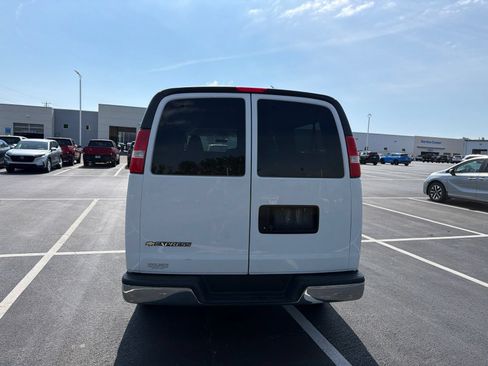 Used 2018 Chevrolet Express 3500 LT w/ LT Preferred Equipment Group RWD image 8