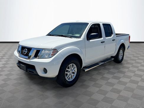 Used 2016 Nissan Frontier SV RWD image 3