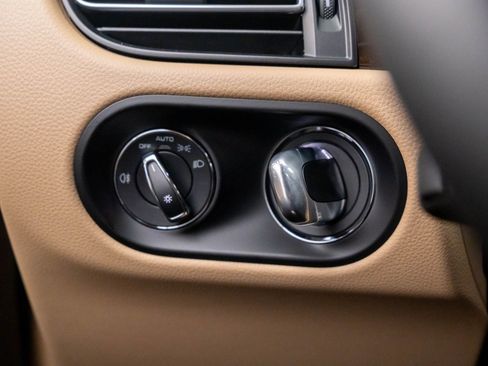 New 2026 Porsche Macan image 21