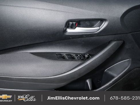 Used 2021 Toyota Corolla LE image 6