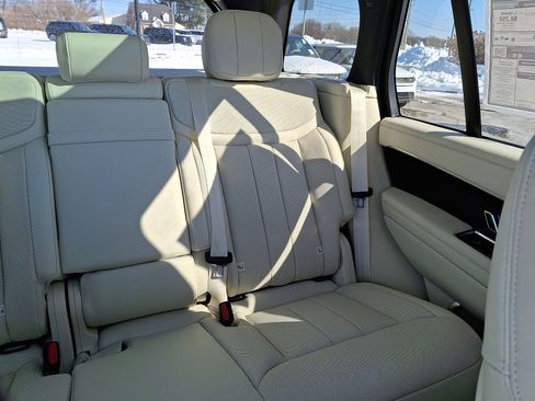 New 2026 Land Rover Range Rover SE image 17